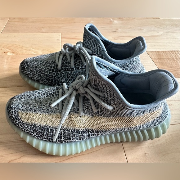 Adidas Yeezy Boost 350 V2 Ash Blue - Picture 5 of 13